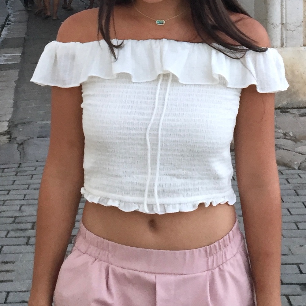 GUC ZARA TRAFALUC COLLECTION  OFF SHOULDER RUCHED CROP TOP